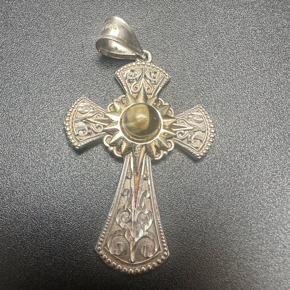 Sanctum Radiance Cross - Picture 1 of 3